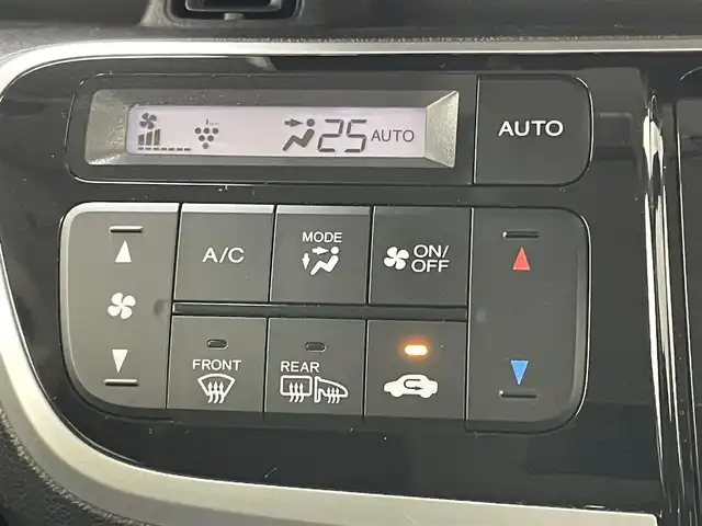 ホンダ Ｎ ＢＯＸ カスタム SSパッケージ 岡山県 2016(平28)年 6.6万km プレミアムホワイトパールⅡ 純正ナビ　/(CD/DVD/USB/SD/Bluetooth)/両側電動スライド　/ビルトインＥＴＣ　/前席シートヒーター　/ＬＥＤヘッドライト　/バックカメラ/プッシュスタート　/スマートキー　/アイドリングストップ/ISOFIX/後席サンシェード/ステアリングスイッチ/チルトステアリング/シートリフター/シートバックテーブル/ウィンカーミラー/ドアバイザー