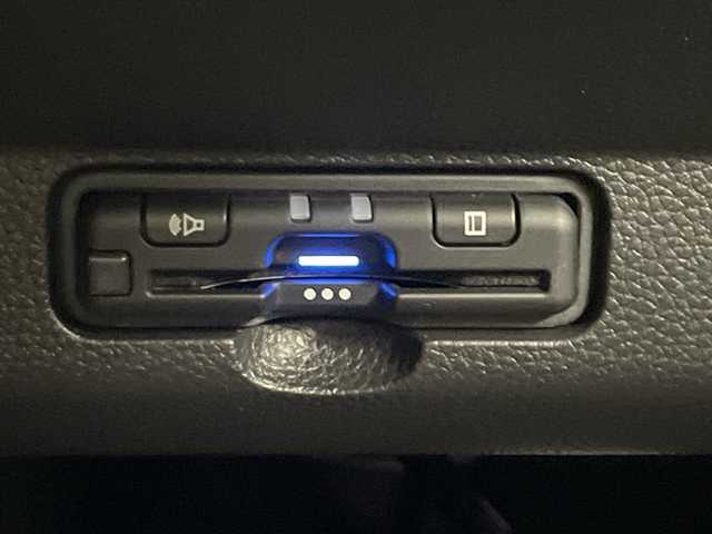 ホンダ Ｎ ＯＮＥ RS 埼玉県 2021(令3)年 5.4万km プラチナホワイトパール 純正ナビ　/（TV/CD/DVD/BT）/６速ＭＴ　/コーナーセンサー　/クルーズコントロール　/レーンキープアシスト　/バックカメラ　/前席シートヒーター　/前後ドライブレコーダー　/オートパーキングブレーキ　/プッシュスタート　/スマートキー/革巻きハンドル/純正フロアマット/純正ラバーマット/ドアバイザー/フォグランプ/ウインカーミラー