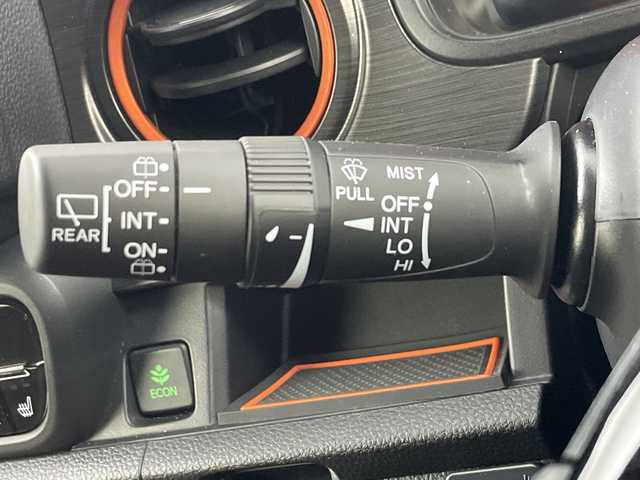 ホンダ Ｎ ＯＮＥ RS 埼玉県 2021(令3)年 5.4万km プラチナホワイトパール 純正ナビ　/（TV/CD/DVD/BT）/６速ＭＴ　/コーナーセンサー　/クルーズコントロール　/レーンキープアシスト　/バックカメラ　/前席シートヒーター　/前後ドライブレコーダー　/オートパーキングブレーキ　/プッシュスタート　/スマートキー/革巻きハンドル/純正フロアマット/純正ラバーマット/ドアバイザー/フォグランプ/ウインカーミラー