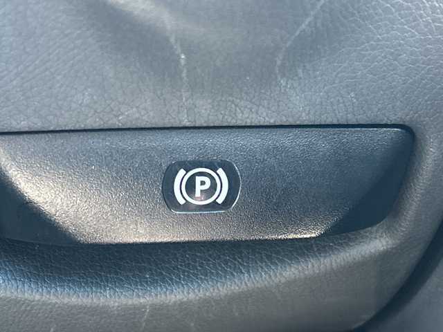 メルセデス・ベンツ Ｃ１８０ ステーションワゴン 千葉県 2013(平25)年 7.9万km オブシディアンブラック １オーナー　ナビ　バックカメラ　ＥＴＣ　クルコン　ハーフレザー　メモリーパワーシート　ＣＤ　ＴＶ　１７インチＡＷ　ルーフレール　キセノンライト　オートライト　前後コーナーセンサー　ターボ車