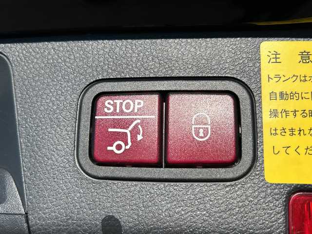 メルセデス・ベンツ Ｃ１８０ ステーションワゴン 千葉県 2013(平25)年 7.9万km オブシディアンブラック １オーナー　ナビ　バックカメラ　ＥＴＣ　クルコン　ハーフレザー　メモリーパワーシート　ＣＤ　ＴＶ　１７インチＡＷ　ルーフレール　キセノンライト　オートライト　前後コーナーセンサー　ターボ車