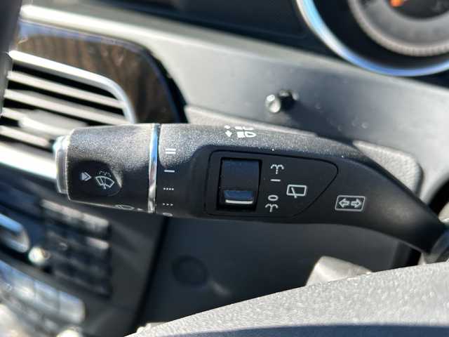 メルセデス・ベンツ Ｃ１８０ ステーションワゴン 千葉県 2013(平25)年 7.9万km オブシディアンブラック １オーナー　ナビ　バックカメラ　ＥＴＣ　クルコン　ハーフレザー　メモリーパワーシート　ＣＤ　ＴＶ　１７インチＡＷ　ルーフレール　キセノンライト　オートライト　前後コーナーセンサー　ターボ車