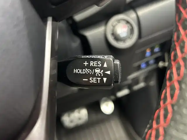 トヨタ ハイラックス Z GRスポーツ 鹿児島県 2022(令4)年 2.4万km アティチュードブラックマイカ 禁煙車/純正ディスプレイオーディオ/（Bluetooth/Applecarplay/Androidauto）/パノラミックビューモニター/ETC/社外前後ドライブレコーダー/トヨタセーフティセンス/・アダプティブクルーズコントロール/・レーンキープアシスト/・プリクラッシュセーフティ/・ロードサインアシスト/ダウンヒルアシストコントロール/リアデフロック/GRスポーツバー/GRロゴ入りフロントグリル/GRロゴブレーキキャリパー/本革巻ステアリング