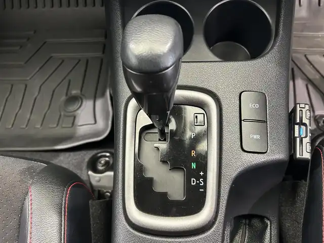 トヨタ ハイラックス Z GRスポーツ 鹿児島県 2022(令4)年 2.4万km アティチュードブラックマイカ 禁煙車/純正ディスプレイオーディオ/（Bluetooth/Applecarplay/Androidauto）/パノラミックビューモニター/ETC/社外前後ドライブレコーダー/トヨタセーフティセンス/・アダプティブクルーズコントロール/・レーンキープアシスト/・プリクラッシュセーフティ/・ロードサインアシスト/ダウンヒルアシストコントロール/リアデフロック/GRスポーツバー/GRロゴ入りフロントグリル/GRロゴブレーキキャリパー/本革巻ステアリング