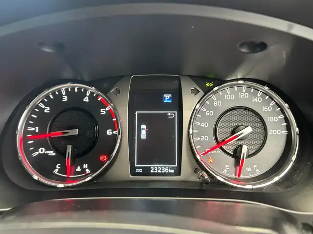 トヨタ ハイラックス Z GRスポーツ 鹿児島県 2022(令4)年 2.4万km アティチュードブラックマイカ 禁煙車/純正ディスプレイオーディオ/（Bluetooth/Applecarplay/Androidauto）/パノラミックビューモニター/ETC/社外前後ドライブレコーダー/トヨタセーフティセンス/・アダプティブクルーズコントロール/・レーンキープアシスト/・プリクラッシュセーフティ/・ロードサインアシスト/ダウンヒルアシストコントロール/リアデフロック/GRスポーツバー/GRロゴ入りフロントグリル/GRロゴブレーキキャリパー/本革巻ステアリング