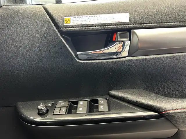 トヨタ ハイラックス Z GRスポーツ 鹿児島県 2022(令4)年 2.4万km アティチュードブラックマイカ 禁煙車/純正ディスプレイオーディオ/（Bluetooth/Applecarplay/Androidauto）/パノラミックビューモニター/ETC/社外前後ドライブレコーダー/トヨタセーフティセンス/・アダプティブクルーズコントロール/・レーンキープアシスト/・プリクラッシュセーフティ/・ロードサインアシスト/ダウンヒルアシストコントロール/リアデフロック/GRスポーツバー/GRロゴ入りフロントグリル/GRロゴブレーキキャリパー/本革巻ステアリング