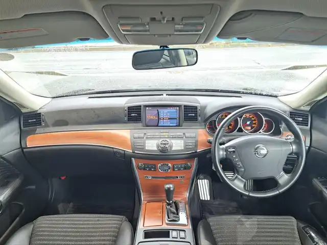 日産 フーガ 350GT スポーツパッケージ 大阪府 2006(平18)年 9.6万km スーパーブラック /禁煙車//純正ナビ//6CDCH/ラジオ/アナログTV//バックカメラ・左サイドカメラ//ウッド調パネル//ビルトインETC//AFS//HID//純正マット・バイザー//RAYS19AW//前席パワーシート【D席メモリ付き】//ハーフレザーシート