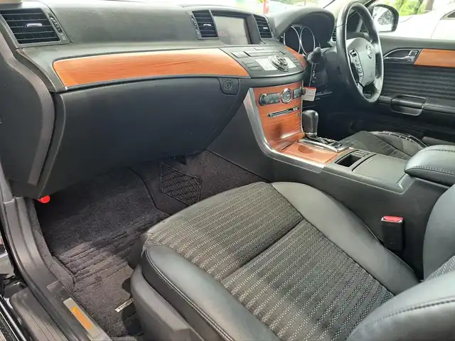 日産 フーガ 350GT スポーツパッケージ 大阪府 2006(平18)年 9.6万km スーパーブラック /禁煙車//純正ナビ//6CDCH/ラジオ/アナログTV//バックカメラ・左サイドカメラ//ウッド調パネル//ビルトインETC//AFS//HID//純正マット・バイザー//RAYS19AW//前席パワーシート【D席メモリ付き】//ハーフレザーシート