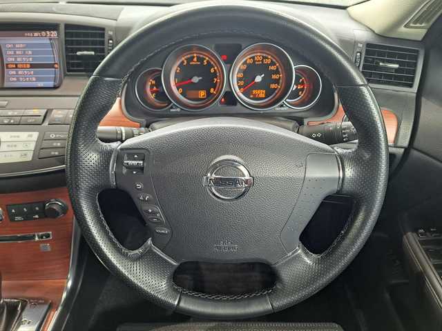 日産 フーガ 350GT スポーツパッケージ 大阪府 2006(平18)年 9.6万km スーパーブラック /禁煙車//純正ナビ//6CDCH/ラジオ/アナログTV//バックカメラ・左サイドカメラ//ウッド調パネル//ビルトインETC//AFS//HID//純正マット・バイザー//RAYS19AW//前席パワーシート【D席メモリ付き】//ハーフレザーシート
