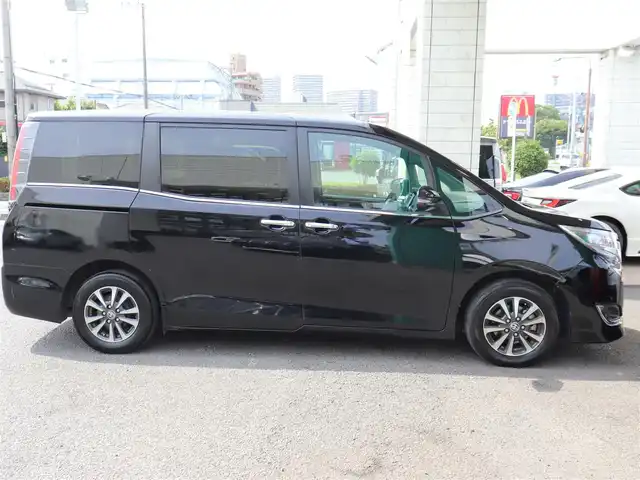 トヨタ エスクァイア Gi 神奈川県 2019(令1)年 4.6万km ブラック ワンオーナー /SDナビゲーションシステム/パノラミックライブサウンドシステム/フルセグテレビ/バックカメラ/ドラレコ前後/フリップダウンモニター/アイドリングストップ/クルーズコントロール/プッシュスタート/両側パワースライドドア/ナノイー付左右独立温度調整オートエアコン/ETC /快適温熱シート(運転席/助手席)/保証書/取説