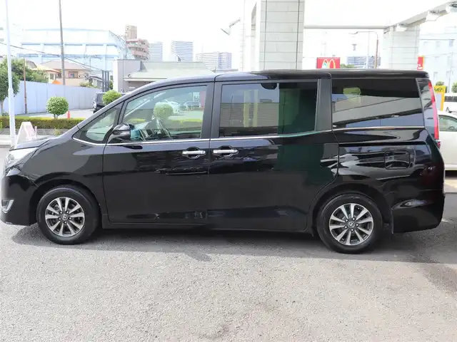 トヨタ エスクァイア Gi 神奈川県 2019(令1)年 4.6万km ブラック ワンオーナー /SDナビゲーションシステム/パノラミックライブサウンドシステム/フルセグテレビ/バックカメラ/ドラレコ前後/フリップダウンモニター/アイドリングストップ/クルーズコントロール/プッシュスタート/両側パワースライドドア/ナノイー付左右独立温度調整オートエアコン/ETC /快適温熱シート(運転席/助手席)/保証書/取説