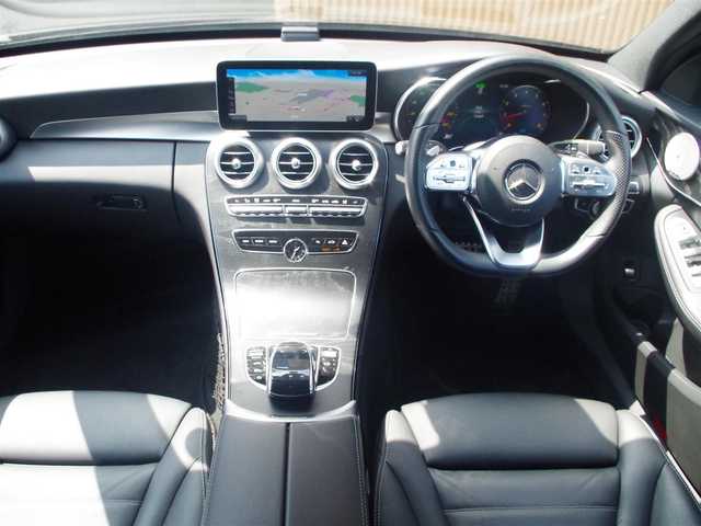 メルセデス・ベンツ Ｃ２００ ステーションワゴン アバンギャルドAMGライン 埼玉県 2018(平30)年 1.5万km オブシディアンブラック ブラックレザーシート/アダプティブクルーズコントロール/レーダーセーフティパッケージ/パノラミックスライディングルーフ/ヘッドアップディスプレイ/Burmester/CarPlay/パークセンサー/ブラインドスポットモニター/バックカメラ/純正ナビ/ドラレコ/ETC/フルセグTV/パフュームアトマイザー/シートヒーター/シートポジションメモリー機能/Bluetooth/エアーサスペンション