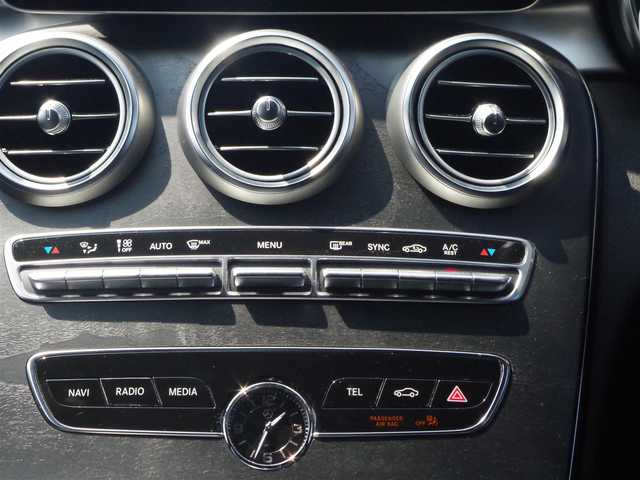 メルセデス・ベンツ Ｃ２００ ステーションワゴン アバンギャルドAMGライン 埼玉県 2018(平30)年 1.5万km オブシディアンブラック ブラックレザーシート/アダプティブクルーズコントロール/レーダーセーフティパッケージ/パノラミックスライディングルーフ/ヘッドアップディスプレイ/Burmester/CarPlay/パークセンサー/ブラインドスポットモニター/バックカメラ/純正ナビ/ドラレコ/ETC/フルセグTV/パフュームアトマイザー/シートヒーター/シートポジションメモリー機能/Bluetooth/エアーサスペンション