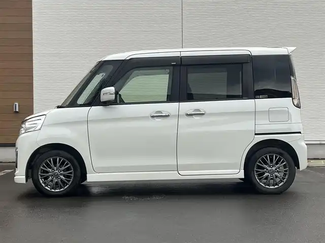 スズキ スペーシア カスタム XS ターボ 秋田県 2017(平29)年 6.9万km クリスタルホワイトP ターボ/両側パワースライドドア/衝突軽減システム/純正メモリナビ（DVD/CD/BT）/フルセグ（走行中視聴可能）/バックカメラ/社外１４インチアルミ（冬タイヤ装着）/スマートキー/アイドリングストップ/プッシュスタート/クルーズコントロール追従走行なし/レーンキープアシスト/パドルシフト/ステアリングスイッチ/ドライブレコーダー/運転席シートヒーター/ビルトインETC/純正フロアマット/純正ドアバイザー/オートライト/オートエアコン/パワーステアリング/パワーウィンドウ/横滑り防止/盗難防止装置/寒冷地仕様/電動格納ウィンカーミラー/保証書/取扱説明書/記録簿