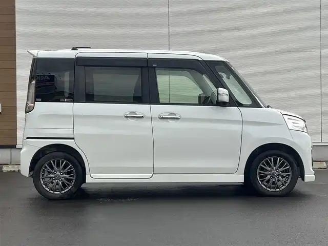 スズキ スペーシア カスタム XS ターボ 秋田県 2017(平29)年 6.9万km クリスタルホワイトP ターボ/両側パワースライドドア/衝突軽減システム/純正メモリナビ（DVD/CD/BT）/フルセグ（走行中視聴可能）/バックカメラ/社外１４インチアルミ（冬タイヤ装着）/スマートキー/アイドリングストップ/プッシュスタート/クルーズコントロール追従走行なし/レーンキープアシスト/パドルシフト/ステアリングスイッチ/ドライブレコーダー/運転席シートヒーター/ビルトインETC/純正フロアマット/純正ドアバイザー/オートライト/オートエアコン/パワーステアリング/パワーウィンドウ/横滑り防止/盗難防止装置/寒冷地仕様/電動格納ウィンカーミラー/保証書/取扱説明書/記録簿