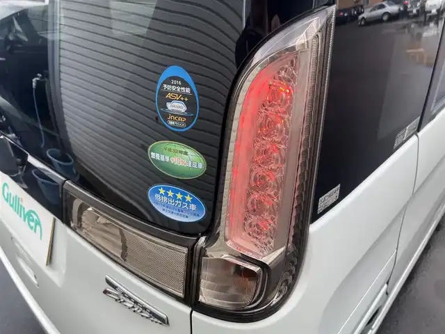 スズキ スペーシア カスタム XS ターボ 秋田県 2017(平29)年 6.9万km クリスタルホワイトP ターボ/両側パワースライドドア/衝突軽減システム/純正メモリナビ（DVD/CD/BT）/フルセグ（走行中視聴可能）/バックカメラ/社外１４インチアルミ（冬タイヤ装着）/スマートキー/アイドリングストップ/プッシュスタート/クルーズコントロール追従走行なし/レーンキープアシスト/パドルシフト/ステアリングスイッチ/ドライブレコーダー/運転席シートヒーター/ビルトインETC/純正フロアマット/純正ドアバイザー/オートライト/オートエアコン/パワーステアリング/パワーウィンドウ/横滑り防止/盗難防止装置/寒冷地仕様/電動格納ウィンカーミラー/保証書/取扱説明書/記録簿