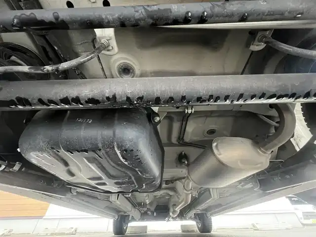 スズキ スペーシア カスタム XS ターボ 秋田県 2017(平29)年 6.9万km クリスタルホワイトP ターボ/両側パワースライドドア/衝突軽減システム/純正メモリナビ（DVD/CD/BT）/フルセグ（走行中視聴可能）/バックカメラ/社外１４インチアルミ（冬タイヤ装着）/スマートキー/アイドリングストップ/プッシュスタート/クルーズコントロール追従走行なし/レーンキープアシスト/パドルシフト/ステアリングスイッチ/ドライブレコーダー/運転席シートヒーター/ビルトインETC/純正フロアマット/純正ドアバイザー/オートライト/オートエアコン/パワーステアリング/パワーウィンドウ/横滑り防止/盗難防止装置/寒冷地仕様/電動格納ウィンカーミラー/保証書/取扱説明書/記録簿