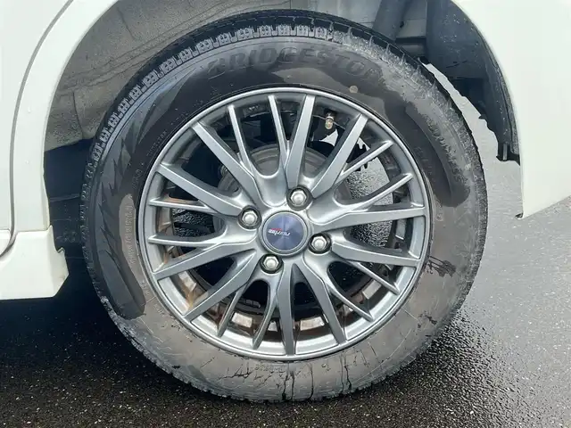 スズキ スペーシア カスタム XS ターボ 秋田県 2017(平29)年 6.9万km クリスタルホワイトP ターボ/両側パワースライドドア/衝突軽減システム/純正メモリナビ（DVD/CD/BT）/フルセグ（走行中視聴可能）/バックカメラ/社外１４インチアルミ（冬タイヤ装着）/スマートキー/アイドリングストップ/プッシュスタート/クルーズコントロール追従走行なし/レーンキープアシスト/パドルシフト/ステアリングスイッチ/ドライブレコーダー/運転席シートヒーター/ビルトインETC/純正フロアマット/純正ドアバイザー/オートライト/オートエアコン/パワーステアリング/パワーウィンドウ/横滑り防止/盗難防止装置/寒冷地仕様/電動格納ウィンカーミラー/保証書/取扱説明書/記録簿