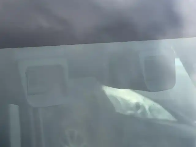 スズキ スペーシア カスタム XS ターボ 秋田県 2017(平29)年 6.9万km クリスタルホワイトP ターボ/両側パワースライドドア/衝突軽減システム/純正メモリナビ（DVD/CD/BT）/フルセグ（走行中視聴可能）/バックカメラ/社外１４インチアルミ（冬タイヤ装着）/スマートキー/アイドリングストップ/プッシュスタート/クルーズコントロール追従走行なし/レーンキープアシスト/パドルシフト/ステアリングスイッチ/ドライブレコーダー/運転席シートヒーター/ビルトインETC/純正フロアマット/純正ドアバイザー/オートライト/オートエアコン/パワーステアリング/パワーウィンドウ/横滑り防止/盗難防止装置/寒冷地仕様/電動格納ウィンカーミラー/保証書/取扱説明書/記録簿