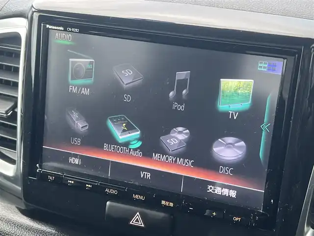 スズキ スペーシア カスタム XS ターボ 秋田県 2017(平29)年 6.9万km クリスタルホワイトP ターボ/両側パワースライドドア/衝突軽減システム/純正メモリナビ（DVD/CD/BT）/フルセグ（走行中視聴可能）/バックカメラ/社外１４インチアルミ（冬タイヤ装着）/スマートキー/アイドリングストップ/プッシュスタート/クルーズコントロール追従走行なし/レーンキープアシスト/パドルシフト/ステアリングスイッチ/ドライブレコーダー/運転席シートヒーター/ビルトインETC/純正フロアマット/純正ドアバイザー/オートライト/オートエアコン/パワーステアリング/パワーウィンドウ/横滑り防止/盗難防止装置/寒冷地仕様/電動格納ウィンカーミラー/保証書/取扱説明書/記録簿