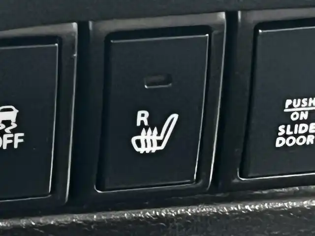 スズキ スペーシア カスタム XS ターボ 秋田県 2017(平29)年 6.9万km クリスタルホワイトP ターボ/両側パワースライドドア/衝突軽減システム/純正メモリナビ（DVD/CD/BT）/フルセグ（走行中視聴可能）/バックカメラ/社外１４インチアルミ（冬タイヤ装着）/スマートキー/アイドリングストップ/プッシュスタート/クルーズコントロール追従走行なし/レーンキープアシスト/パドルシフト/ステアリングスイッチ/ドライブレコーダー/運転席シートヒーター/ビルトインETC/純正フロアマット/純正ドアバイザー/オートライト/オートエアコン/パワーステアリング/パワーウィンドウ/横滑り防止/盗難防止装置/寒冷地仕様/電動格納ウィンカーミラー/保証書/取扱説明書/記録簿