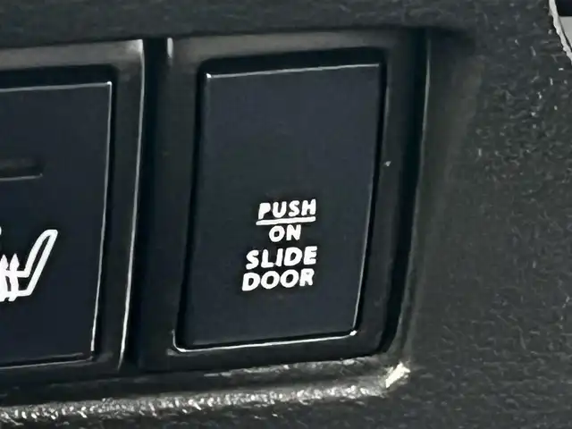 スズキ スペーシア カスタム XS ターボ 秋田県 2017(平29)年 6.9万km クリスタルホワイトP ターボ/両側パワースライドドア/衝突軽減システム/純正メモリナビ（DVD/CD/BT）/フルセグ（走行中視聴可能）/バックカメラ/社外１４インチアルミ（冬タイヤ装着）/スマートキー/アイドリングストップ/プッシュスタート/クルーズコントロール追従走行なし/レーンキープアシスト/パドルシフト/ステアリングスイッチ/ドライブレコーダー/運転席シートヒーター/ビルトインETC/純正フロアマット/純正ドアバイザー/オートライト/オートエアコン/パワーステアリング/パワーウィンドウ/横滑り防止/盗難防止装置/寒冷地仕様/電動格納ウィンカーミラー/保証書/取扱説明書/記録簿