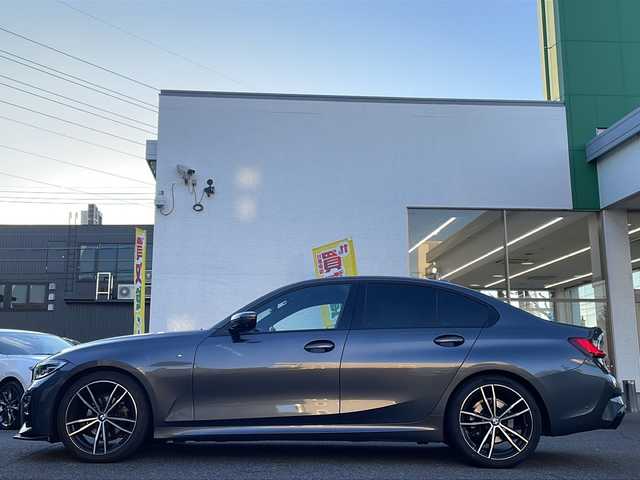 ＢＭＷ ３１８ｉ Mスポーツ 愛知県 2021(令3)年 4.8万km ミネラルグレー /禁煙車//純正メーカーナビ//ミラーリング機能有//バックカメラ//全周囲カメラ//コーナーセンサー//ハーフレザーシート//前席パワーシート//運転席シートメモリ機能//シートヒーター//社外エアロ（マクストンデザイン）//前後フォグランプ//アダプティブクルーズコントロール//オートエアコン//オートライト//オートハイビーム//保証書//取扱説明書//スペアキー