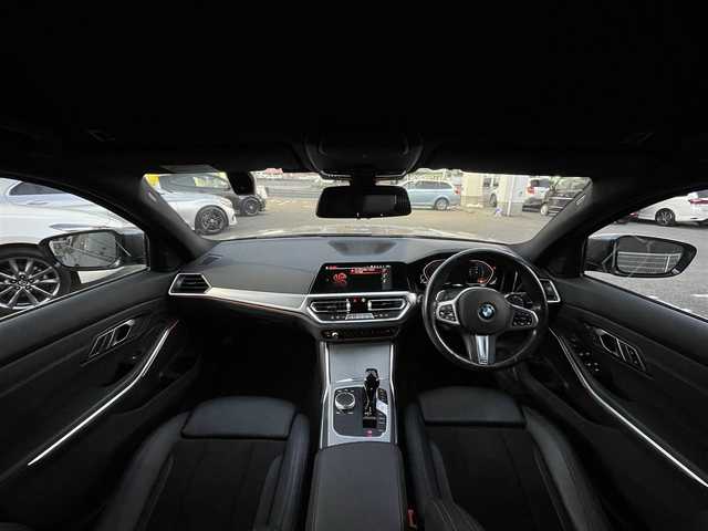 ＢＭＷ ３１８ｉ Mスポーツ 愛知県 2021(令3)年 4.8万km ミネラルグレー /禁煙車//純正メーカーナビ//ミラーリング機能有//バックカメラ//全周囲カメラ//コーナーセンサー//ハーフレザーシート//前席パワーシート//運転席シートメモリ機能//シートヒーター//社外エアロ（マクストンデザイン）//前後フォグランプ//アダプティブクルーズコントロール//オートエアコン//オートライト//オートハイビーム//保証書//取扱説明書//スペアキー