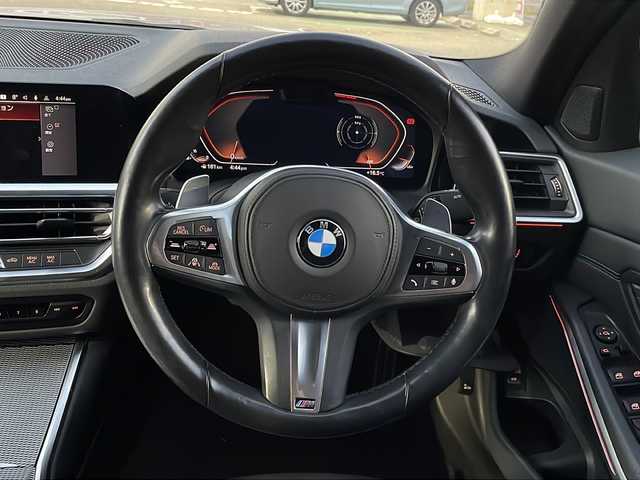 ＢＭＷ ３１８ｉ Mスポーツ 愛知県 2021(令3)年 4.8万km ミネラルグレー /禁煙車//純正メーカーナビ//ミラーリング機能有//バックカメラ//全周囲カメラ//コーナーセンサー//ハーフレザーシート//前席パワーシート//運転席シートメモリ機能//シートヒーター//社外エアロ（マクストンデザイン）//前後フォグランプ//アダプティブクルーズコントロール//オートエアコン//オートライト//オートハイビーム//保証書//取扱説明書//スペアキー