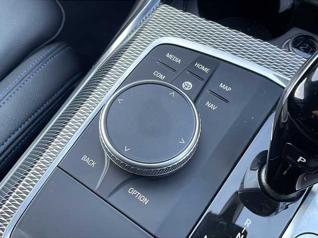 ＢＭＷ ３１８ｉ Mスポーツ 愛知県 2021(令3)年 4.8万km ミネラルグレー /禁煙車//純正メーカーナビ//ミラーリング機能有//バックカメラ//全周囲カメラ//コーナーセンサー//ハーフレザーシート//前席パワーシート//運転席シートメモリ機能//シートヒーター//社外エアロ（マクストンデザイン）//前後フォグランプ//アダプティブクルーズコントロール//オートエアコン//オートライト//オートハイビーム//保証書//取扱説明書//スペアキー