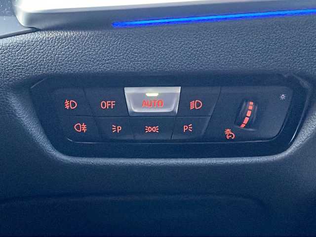 ＢＭＷ ３１８ｉ Mスポーツ 愛知県 2021(令3)年 4.8万km ミネラルグレー /禁煙車//純正メーカーナビ//ミラーリング機能有//バックカメラ//全周囲カメラ//コーナーセンサー//ハーフレザーシート//前席パワーシート//運転席シートメモリ機能//シートヒーター//社外エアロ（マクストンデザイン）//前後フォグランプ//アダプティブクルーズコントロール//オートエアコン//オートライト//オートハイビーム//保証書//取扱説明書//スペアキー