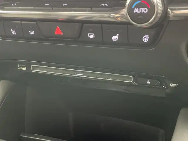 マツダ マツダ３ファストバック 20S Lパッケージ 愛知県 2020(令2)年 5.5万km ジェットブラックマイカ 純正ナビ　全方位カメラ　シートヒーター　禁煙車　フルセグＴＶ　ＤＶＤ　ＨＤＭＩ　ＢＳＭ　ＨＵＤ　衝突軽減　追従クルコン　黒革　ＬＥＤオートライト　コーナーセンサー　ハンドルヒーター　純正フロアマット