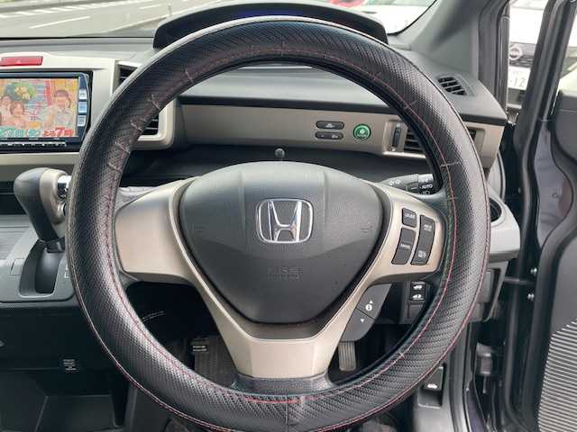 ホンダ フリード スパイク ハイブリット ジャストセレクション 神奈川県 2012(平24)年 12.5万km プレミアムブラキッシュパール 純正メモリナビ/VXM-122VEi/（BT/CD/DVD/FM/AM/TV）/ウィンカーミラー/バックカメラ/ドアバイザー/片側パワースライドドア/ETC/スペアキー/クルーズコントロール/キセノンヘッドライト