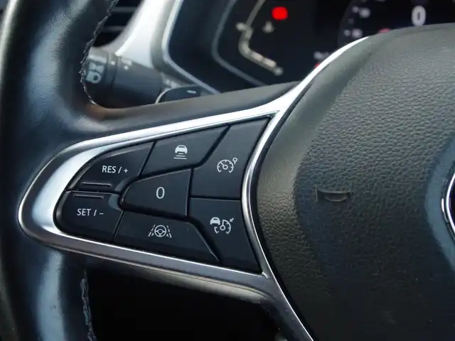 ルノー ルノー キャプチャー インテンス テックパック 埼玉県 2021(令3)年 4.4万km パール ブラックレザーシート /アダプティブクルーズコントロール /BOSEサウンド /CarPlay /ブラインドスポットモニター /全周囲カメラ /ドラレコ /ETC/前席シートヒーター /ステアリングヒーター /純正18インチアルミホイール