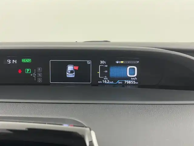 トヨタ プリウス S 埼玉県 2019(平31)年 8万km ホワイトパールクリスタルシャイン 社外エアロ/純正ナビ　NSCN-W68/(Bluetooth/CD/AUX/AM/FM)/地デジワンセグ/バックカメラ/アダプティブクルーズコントロール/車線逸脱警報/衝突軽減ブレーキ/クリアランスソナー/ドライブモードセレクト/ウィンカーミラー/電動格納ミラー/プッシュスタート/ステアリングリモコン/純正フロアマット/純正ドアバイザー