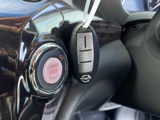 日産 エルグランド 250HWS S アーバンクロム 新潟県 2018(平30)年 13.7万km メタルグレー 純正ナビ/（DTV/DVD/Bluetooth）/バックカメラ/クルーズコントロール/レーダー/ETC/両側パワースライドドア/ロールアップサンシェード/ハーフレザーシート/オットマン/シガソケ/フロアマット/LEDヘッドライト/フォグランプ/ウィンカーミラー/電格ミラー/ドアバイザー/スペアキー