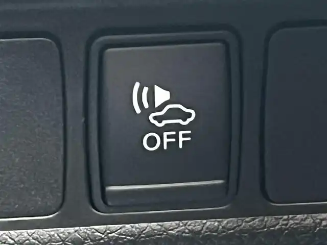 日産 エクストレイル ハイブリッド 20X エクストリーマーX 秋田県 2017(平29)年 5.5万km ブリリアントホワイトパール ４WD/衝突軽減システム/LEDヘッドライト/純正SDナビ（DVD/CD/BT/AM/FM/USB）/フルセグ（走行中視聴可能）/アラウンドビューモニター/日産純正１８インチアルミ（夏タイヤ装着）/スマートキー/アイドリングストップ/プッシュスタート/コーナーセンサー/クルーズコントロール追従走行なし/ダウンヒルアシストコントロール/ステアリングスイッチ/ビルトインETC/ドライブレコーダー/ルーフレール/電動リアゲート/センターデフロック/純正フロアマット/純正ドアバイザー/オートライト/オートエアコン/パワーステアリング/パワーウィンドウ/横滑り防止/盗難防止装置/電動格納ウィンカーミラー/保証書/取扱説明書/記録簿