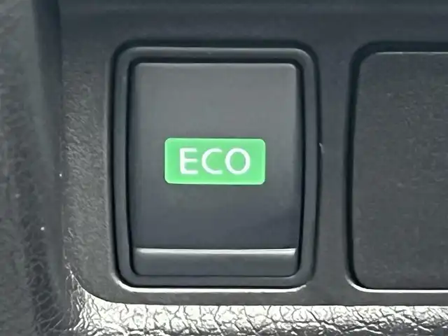 日産 エクストレイル ハイブリッド 20X エクストリーマーX 秋田県 2017(平29)年 5.5万km ブリリアントホワイトパール ４WD/衝突軽減システム/LEDヘッドライト/純正SDナビ（DVD/CD/BT/AM/FM/USB）/フルセグ（走行中視聴可能）/アラウンドビューモニター/日産純正１８インチアルミ（夏タイヤ装着）/スマートキー/アイドリングストップ/プッシュスタート/コーナーセンサー/クルーズコントロール追従走行なし/ダウンヒルアシストコントロール/ステアリングスイッチ/ビルトインETC/ドライブレコーダー/ルーフレール/電動リアゲート/センターデフロック/純正フロアマット/純正ドアバイザー/オートライト/オートエアコン/パワーステアリング/パワーウィンドウ/横滑り防止/盗難防止装置/電動格納ウィンカーミラー/保証書/取扱説明書/記録簿