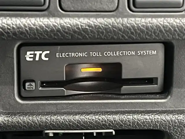 日産 エクストレイル ハイブリッド 20X エクストリーマーX 秋田県 2017(平29)年 5.5万km ブリリアントホワイトパール ４WD/衝突軽減システム/LEDヘッドライト/純正SDナビ（DVD/CD/BT/AM/FM/USB）/フルセグ（走行中視聴可能）/アラウンドビューモニター/日産純正１８インチアルミ（夏タイヤ装着）/スマートキー/アイドリングストップ/プッシュスタート/コーナーセンサー/クルーズコントロール追従走行なし/ダウンヒルアシストコントロール/ステアリングスイッチ/ビルトインETC/ドライブレコーダー/ルーフレール/電動リアゲート/センターデフロック/純正フロアマット/純正ドアバイザー/オートライト/オートエアコン/パワーステアリング/パワーウィンドウ/横滑り防止/盗難防止装置/電動格納ウィンカーミラー/保証書/取扱説明書/記録簿