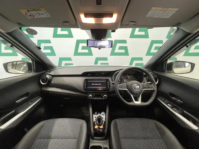 日産 キックス X 鹿児島県 2021(令3)年 2.6万km ブリリアントホワイトパール/ピュアブラック 2トーン 禁煙車/純正ナビ/プロパイロット/・アラウンドビューモニター/・インテリジェントエマージェンシーブレーキ/・車線逸脱防止支援システム/・ふらつき警報/・車線逸脱警報/・踏み間違い衝突防止アシスト/・ヒルスタートアシスト/アイドリングストップ/純正フロアマット/ドアバイザー/デジタルインナーミラー/オートホールド/電動格納ミラー/ETC