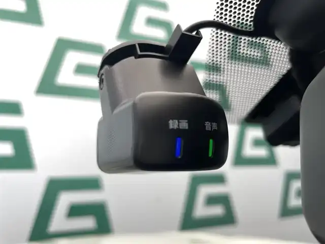 日産 キックス X 鹿児島県 2021(令3)年 2.6万km ブリリアントホワイトパール/ピュアブラック 2トーン 禁煙車/純正ナビ/プロパイロット/・アラウンドビューモニター/・インテリジェントエマージェンシーブレーキ/・車線逸脱防止支援システム/・ふらつき警報/・車線逸脱警報/・踏み間違い衝突防止アシスト/・ヒルスタートアシスト/アイドリングストップ/純正フロアマット/ドアバイザー/デジタルインナーミラー/オートホールド/電動格納ミラー/ETC