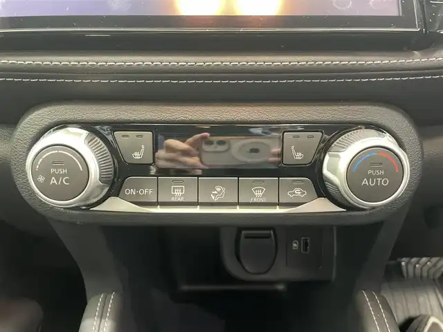 日産 キックス X 鹿児島県 2021(令3)年 2.6万km ブリリアントホワイトパール/ピュアブラック 2トーン 禁煙車/純正ナビ/プロパイロット/・アラウンドビューモニター/・インテリジェントエマージェンシーブレーキ/・車線逸脱防止支援システム/・ふらつき警報/・車線逸脱警報/・踏み間違い衝突防止アシスト/・ヒルスタートアシスト/アイドリングストップ/純正フロアマット/ドアバイザー/デジタルインナーミラー/オートホールド/電動格納ミラー/ETC