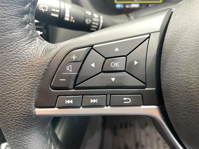 日産 キックス X 鹿児島県 2021(令3)年 2.6万km ブリリアントホワイトパール/ピュアブラック 2トーン 禁煙車/純正ナビ/プロパイロット/・アラウンドビューモニター/・インテリジェントエマージェンシーブレーキ/・車線逸脱防止支援システム/・ふらつき警報/・車線逸脱警報/・踏み間違い衝突防止アシスト/・ヒルスタートアシスト/アイドリングストップ/純正フロアマット/ドアバイザー/デジタルインナーミラー/オートホールド/電動格納ミラー/ETC