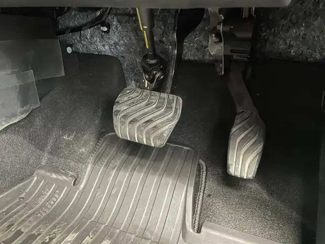 日産 キックス X 鹿児島県 2021(令3)年 2.6万km ブリリアントホワイトパール/ピュアブラック 2トーン 禁煙車/純正ナビ/プロパイロット/・アラウンドビューモニター/・インテリジェントエマージェンシーブレーキ/・車線逸脱防止支援システム/・ふらつき警報/・車線逸脱警報/・踏み間違い衝突防止アシスト/・ヒルスタートアシスト/アイドリングストップ/純正フロアマット/ドアバイザー/デジタルインナーミラー/オートホールド/電動格納ミラー/ETC