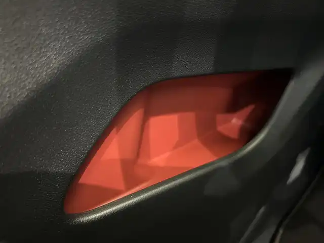 トヨタ ライズ Z 鹿児島県 2025(令7)年 0.5万km ブラックマイカメタリック ワンオーナー/禁煙車/純正9インチディスプレイオーディオ/・フルセグTV/・Bluetooth/・CarPlay/・HDMI端子/スマートアシスト/・衝突回避支援ブレーキ/・衝突警報機能/・車線逸脱警報機能/・車線逸脱抑制制御機能/・ふらつき警報/・路側逸脱警報/・ブレーキ制御付誤発進抑制機能/・先行車発進お知らせ機能/・アダプティブドライビングビーム/・コーナーセンサー/・標識認識機能/・アダプティブクルーズコントロール/・サイドビューランプ/・レーンキープコントロール/・ブラインドスポットモニター/・パノラミックビュー/ETC/電動パーキング/オートホールド/シートヒーター/シーケンシャルターン/革巻きステアリング/ステアリングリモコン/社外フロアマット/純正17インチAW/LEDオートライト/フォグランプ/プッシュスタート/スマートキー