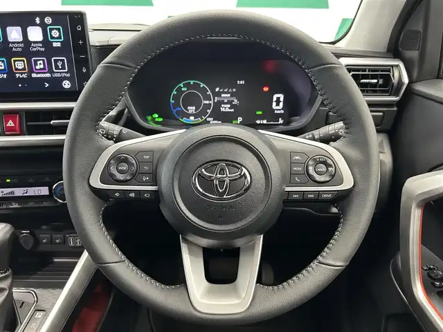 トヨタ ライズ Z 鹿児島県 2025(令7)年 0.5万km ブラックマイカメタリック ワンオーナー/禁煙車/純正9インチディスプレイオーディオ/・フルセグTV/・Bluetooth/・CarPlay/・HDMI端子/スマートアシスト/・衝突回避支援ブレーキ/・衝突警報機能/・車線逸脱警報機能/・車線逸脱抑制制御機能/・ふらつき警報/・路側逸脱警報/・ブレーキ制御付誤発進抑制機能/・先行車発進お知らせ機能/・アダプティブドライビングビーム/・コーナーセンサー/・標識認識機能/・アダプティブクルーズコントロール/・サイドビューランプ/・レーンキープコントロール/・ブラインドスポットモニター/・パノラミックビュー/ETC/電動パーキング/オートホールド/シートヒーター/シーケンシャルターン/革巻きステアリング/ステアリングリモコン/社外フロアマット/純正17インチAW/LEDオートライト/フォグランプ/プッシュスタート/スマートキー