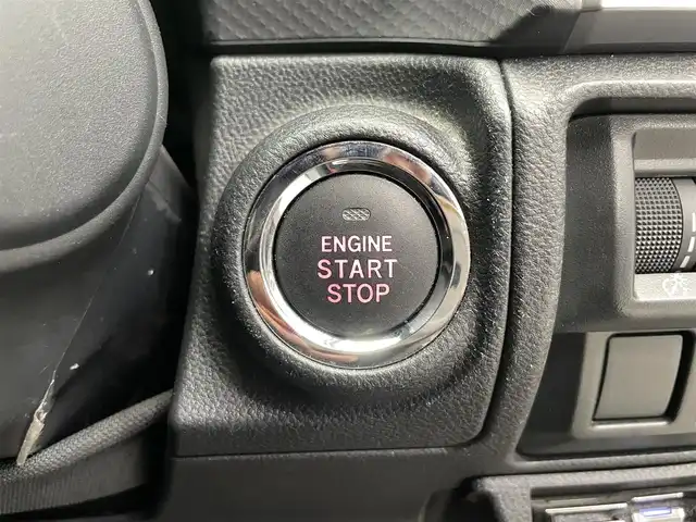 スバル フォレスター X－ブレイク 鹿児島県 2018(平30)年 5.2万km クリスタルブラックシリカ 禁煙車/純正SDナビ/　（Bluetooth/フルセグTV/CD/DVD）/バックモニター/サイドビューモニター/アイサイトVer3/・プリクラッシュブレーキ・/・レーンキープアシスト/・レーダークルーズコントロール/・誤発進抑制機能/電動パーキングブレーキ/オートブレーキホールド/ビルトインETC/全席シートヒーター/ステアリングヒーター/LEDヘッドライト