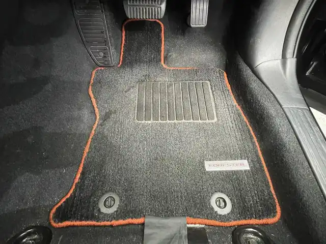 スバル フォレスター X－ブレイク 鹿児島県 2018(平30)年 5.2万km クリスタルブラックシリカ 禁煙車/純正SDナビ/　（Bluetooth/フルセグTV/CD/DVD）/バックモニター/サイドビューモニター/アイサイトVer3/・プリクラッシュブレーキ・/・レーンキープアシスト/・レーダークルーズコントロール/・誤発進抑制機能/電動パーキングブレーキ/オートブレーキホールド/ビルトインETC/全席シートヒーター/ステアリングヒーター/LEDヘッドライト