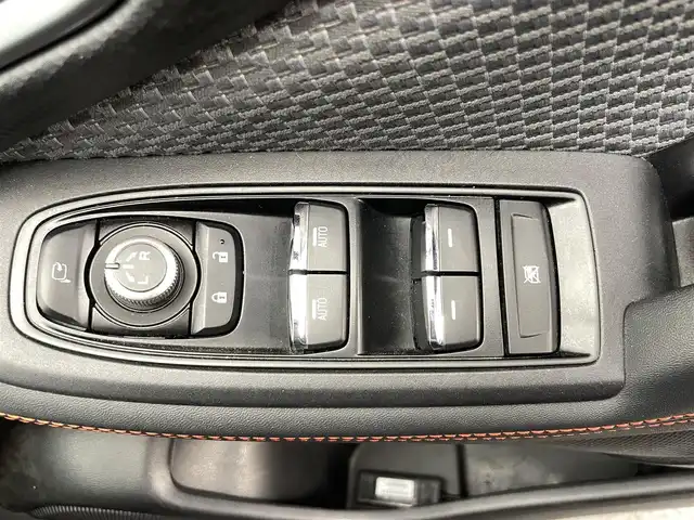 スバル フォレスター X－ブレイク 鹿児島県 2018(平30)年 5.2万km クリスタルブラックシリカ 禁煙車/純正SDナビ/　（Bluetooth/フルセグTV/CD/DVD）/バックモニター/サイドビューモニター/アイサイトVer3/・プリクラッシュブレーキ・/・レーンキープアシスト/・レーダークルーズコントロール/・誤発進抑制機能/電動パーキングブレーキ/オートブレーキホールド/ビルトインETC/全席シートヒーター/ステアリングヒーター/LEDヘッドライト