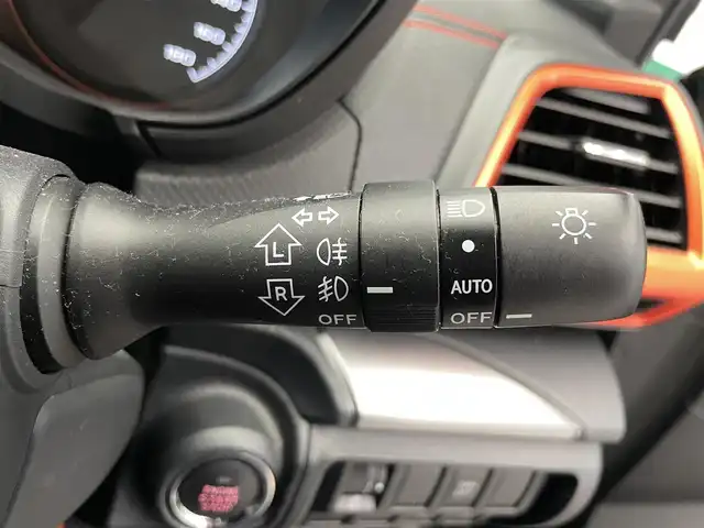 スバル フォレスター X－ブレイク 鹿児島県 2018(平30)年 5.2万km クリスタルブラックシリカ 禁煙車/純正SDナビ/　（Bluetooth/フルセグTV/CD/DVD）/バックモニター/サイドビューモニター/アイサイトVer3/・プリクラッシュブレーキ・/・レーンキープアシスト/・レーダークルーズコントロール/・誤発進抑制機能/電動パーキングブレーキ/オートブレーキホールド/ビルトインETC/全席シートヒーター/ステアリングヒーター/LEDヘッドライト